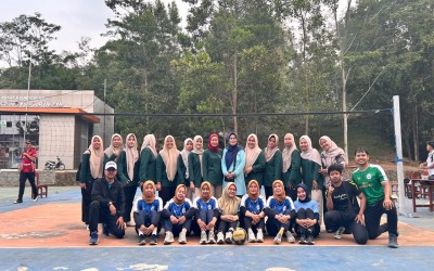 Tim Bola Voli GTK Putri SMA Serba Bakti Suryalaya Raih Juara 1 Turnamen Hari Pendidikan Formal Suryalaya ke-65
